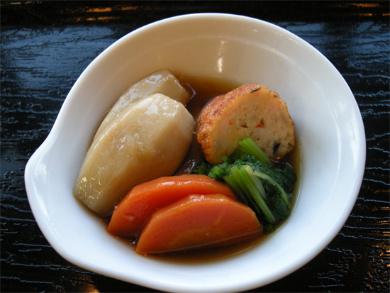 里芋と高野豆腐と海老団子の煮込み